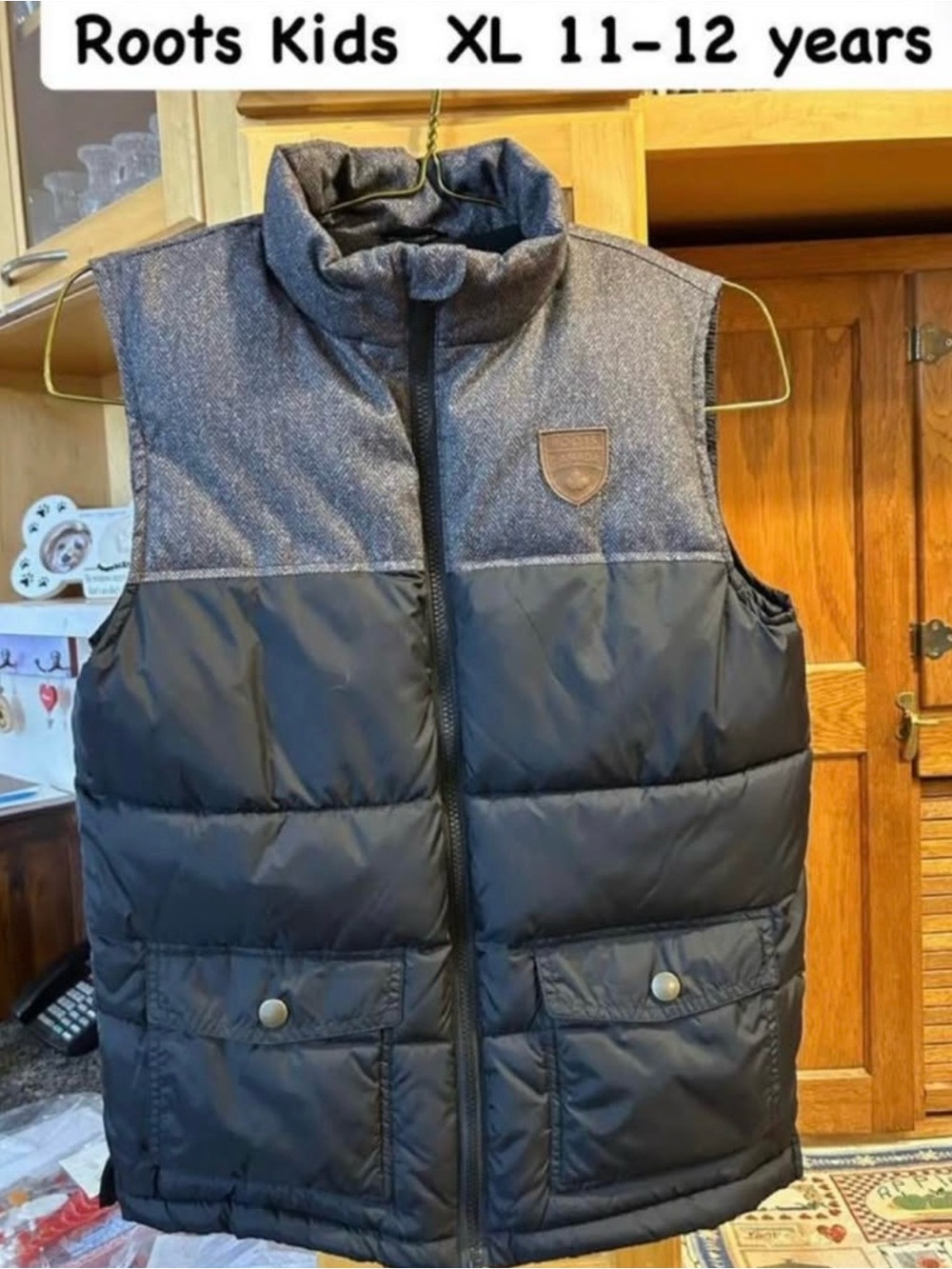 Roots Kids Black and Gray Puffer Vest